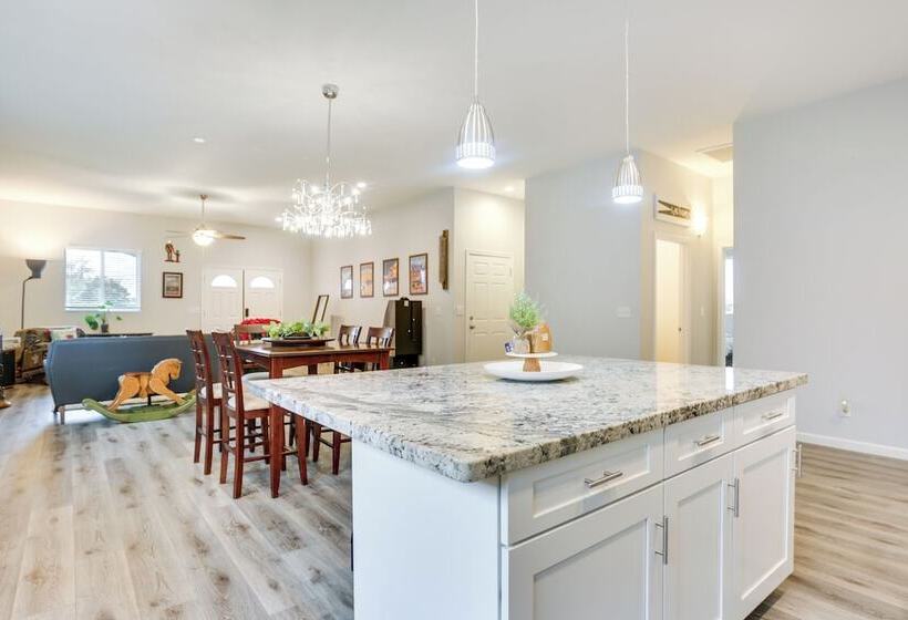 Stunning Clovis Home ~ 1 Mile To Old Town!