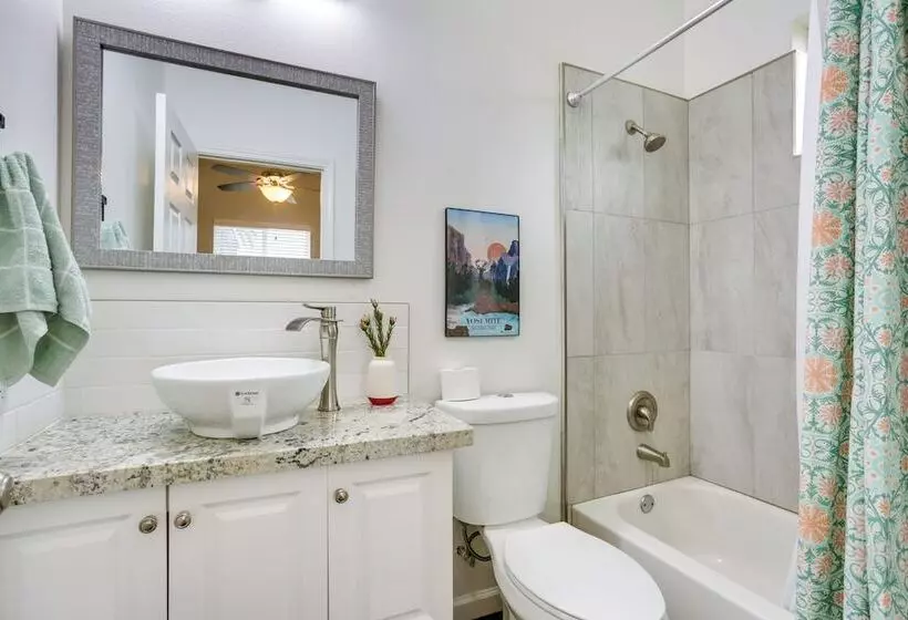 Stunning Clovis Home ~ 1 Mile To Old Town!