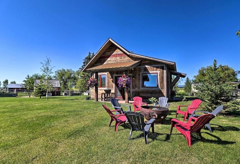 Stunning Kalispell Cottage On 30 Acre Farm!