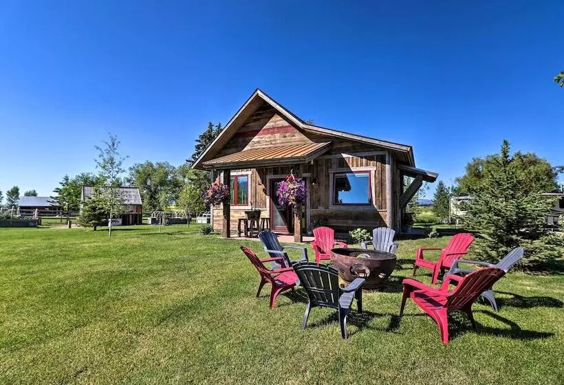 Stunning Kalispell Cottage On 30 Acre Farm!
