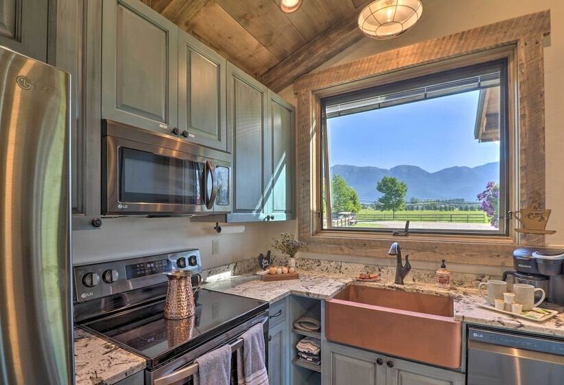 Stunning Kalispell Cottage On 30 Acre Farm!