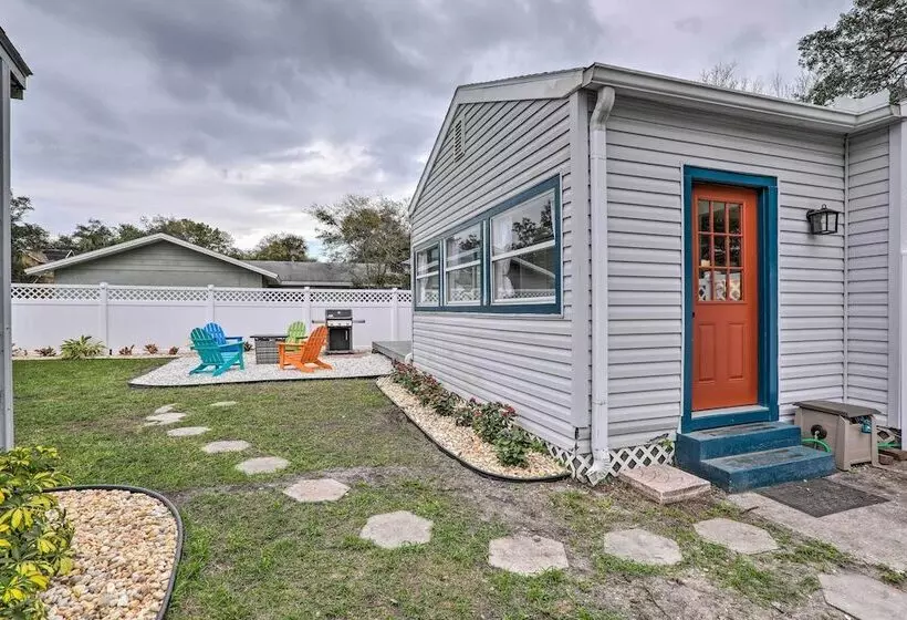 Tampa Bay Area Cottage W/ Gas Grill And Fire Pit!