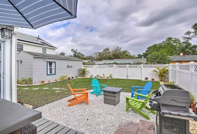 Tampa Bay Area Cottage W/ Gas Grill And Fire Pit!