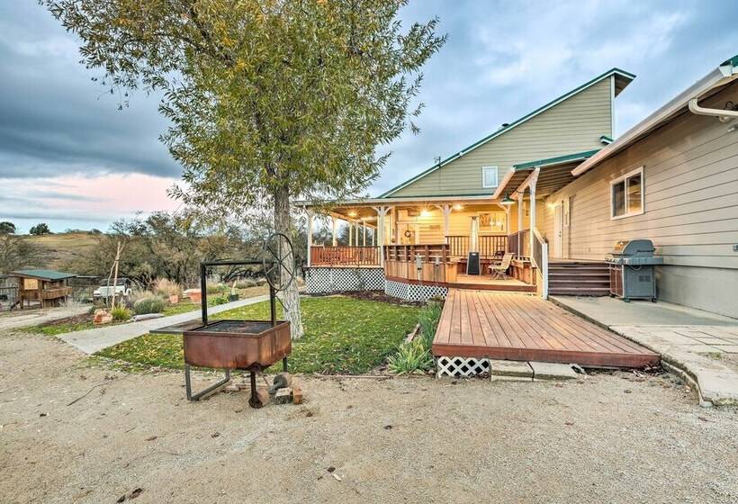 Templeton Ranch W/ Private Hot Tub & Deck!