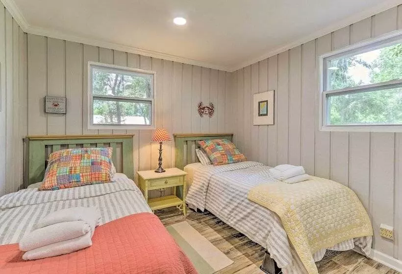 1 Mi To Old Town Bluffton: Home W/ Screened Porch