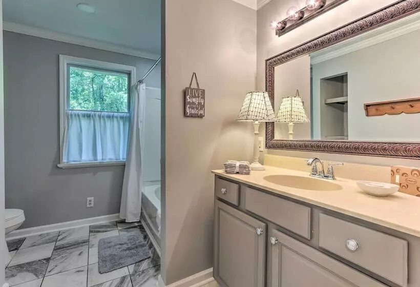 1 Mi To Old Town Bluffton: Home W/ Screened Porch