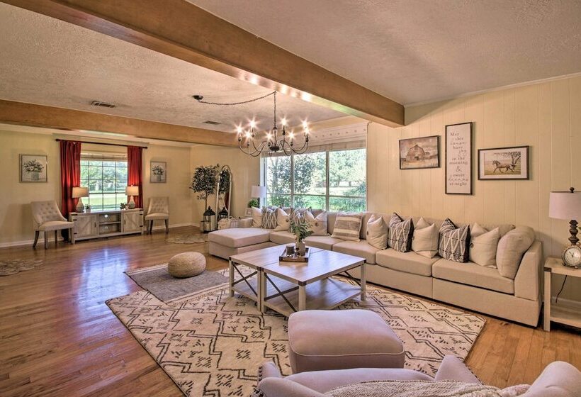 Updated Richmond Escape W/ Pool + Guest House