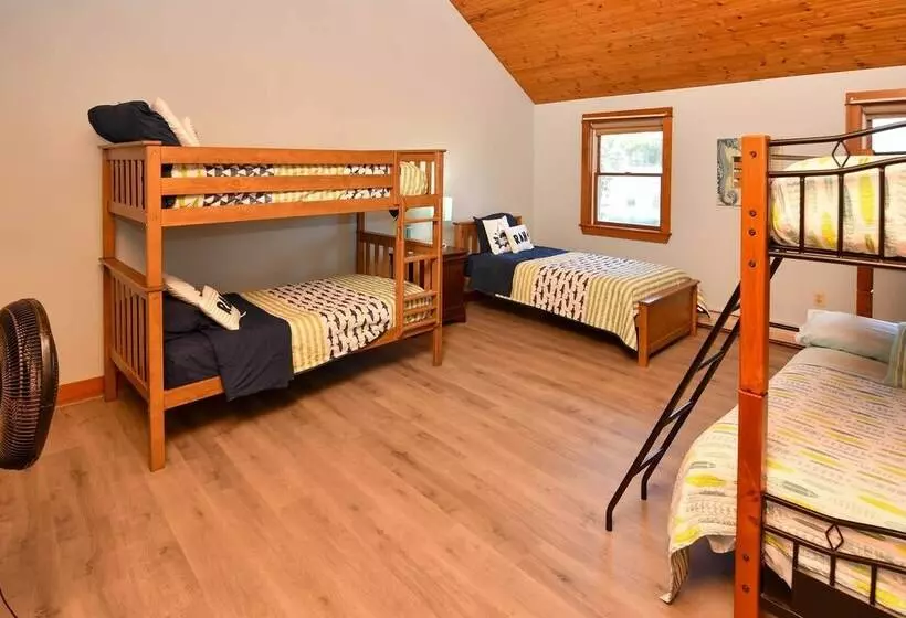 6br Biddeford Home; Steps To Hills Beach