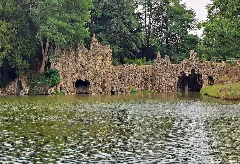 1 Bed Cottage Museum View Garden Free Parking