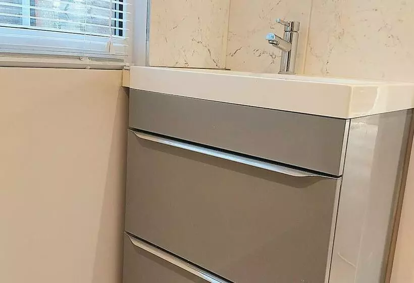 1 Bed Cottage Museum View Garden Free Parking