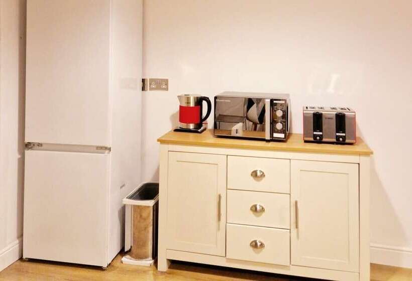 1 Bed Cottage Museum View Garden Free Parking