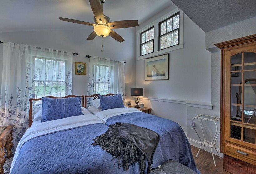 Big Cedar Lake House: Views, 100 Ft To Water!