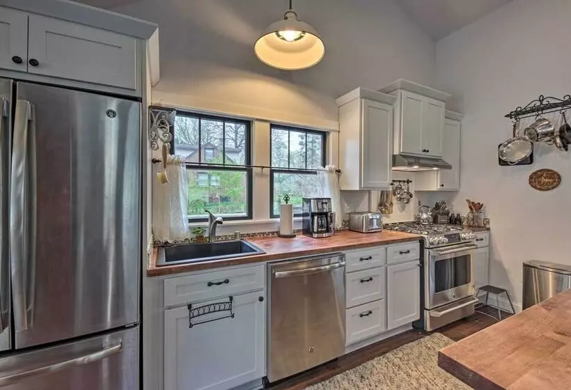 Big Cedar Lake House: Views, 100 Ft To Water!