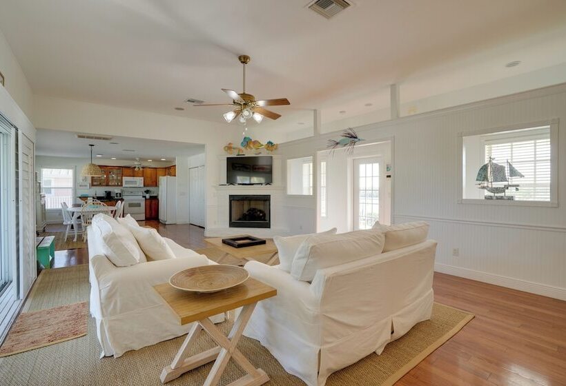 Bokeelia Island Oasis: Waterfront, Private Dock!