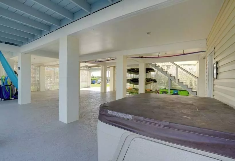 Bokeelia Island Oasis: Waterfront, Private Dock!