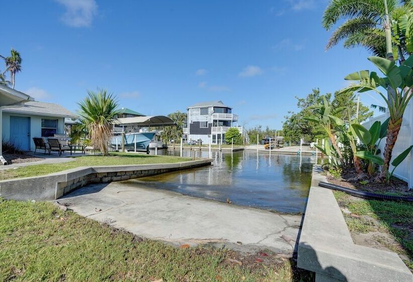 Bokeelia Island Oasis: Waterfront, Private Dock!