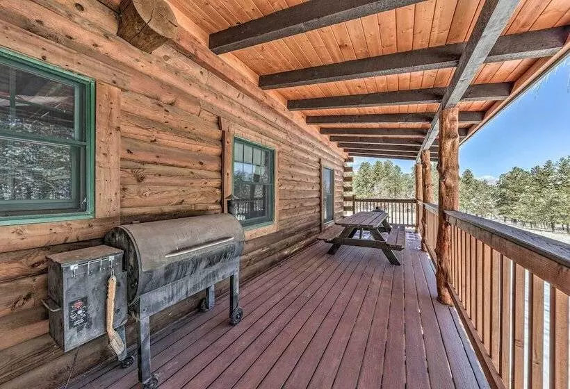 Cozy Alto Cabin On 2 Acres: Near Fishing & Skiing!