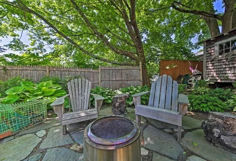 Charming Cottage W/ Patio, Walk To Boothbay Harbor