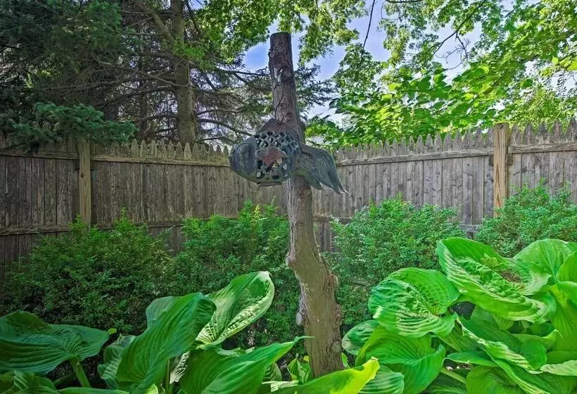 Charming Cottage W/ Patio, Walk To Boothbay Harbor