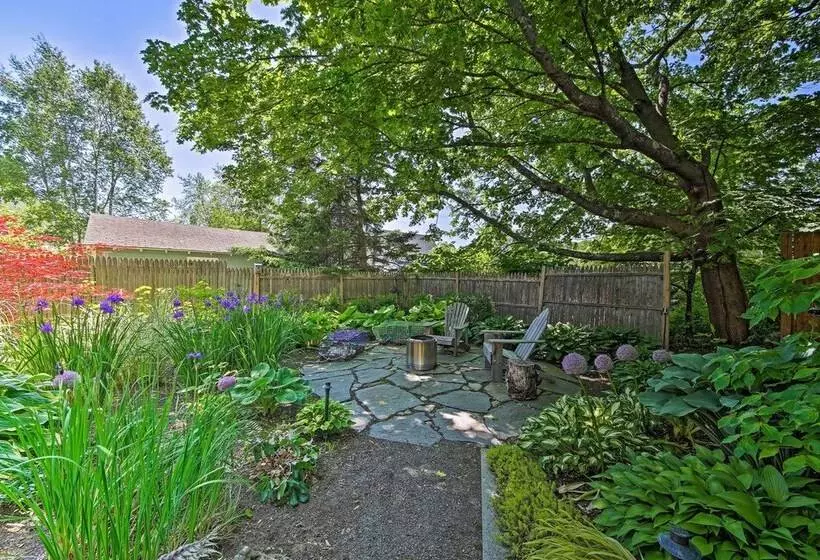 Charming Cottage W/ Patio, Walk To Boothbay Harbor