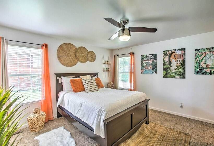 Charming Springfield Escape W/ Furnished Deck