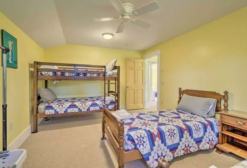 Charming Stanley Home W/ Yard, 7 Mi To Seneca Lake