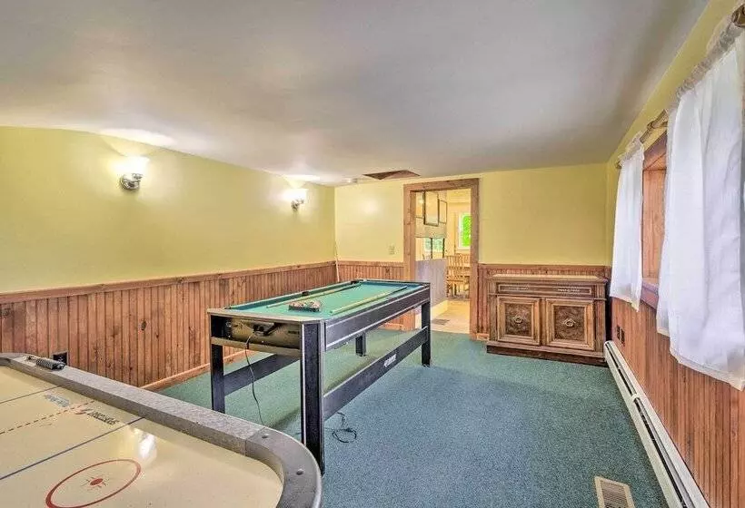 Charming Stanley Home W/ Yard, 7 Mi To Seneca Lake