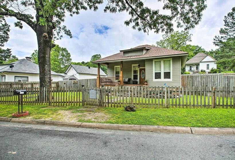 Chic Hot Springs Home ~ 2 Miles To National Park!