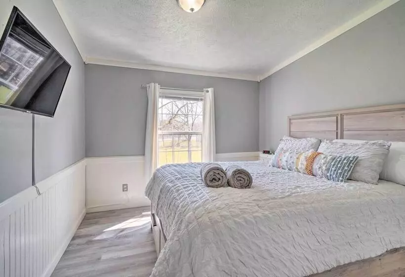 Chic Seneca Falls Home On Cayuga Wine Trail!