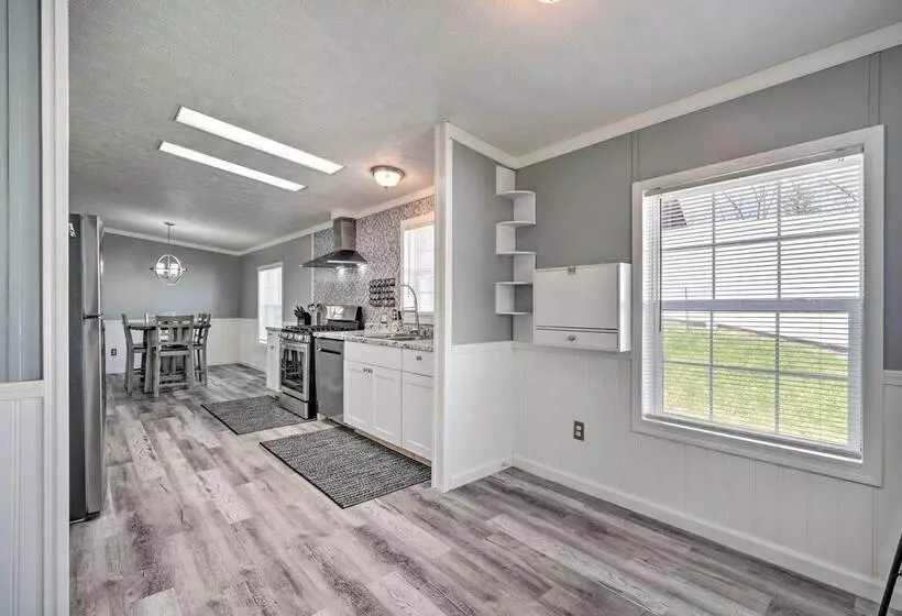 Chic Seneca Falls Home On Cayuga Wine Trail!