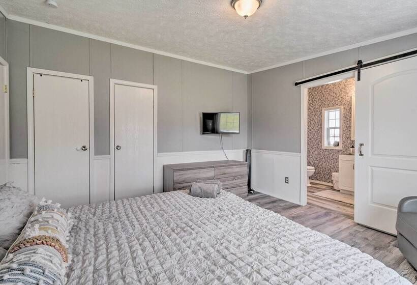 Chic Seneca Falls Home On Cayuga Wine Trail!