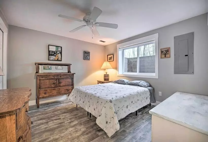 Cozy Anglers Hideaway ~ Half Mi To Lake Michigan!