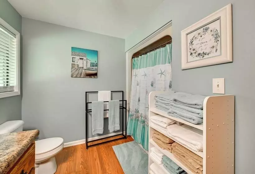 Cozy Dover Home W/ Boat Dock, Fire Pit & Deck!