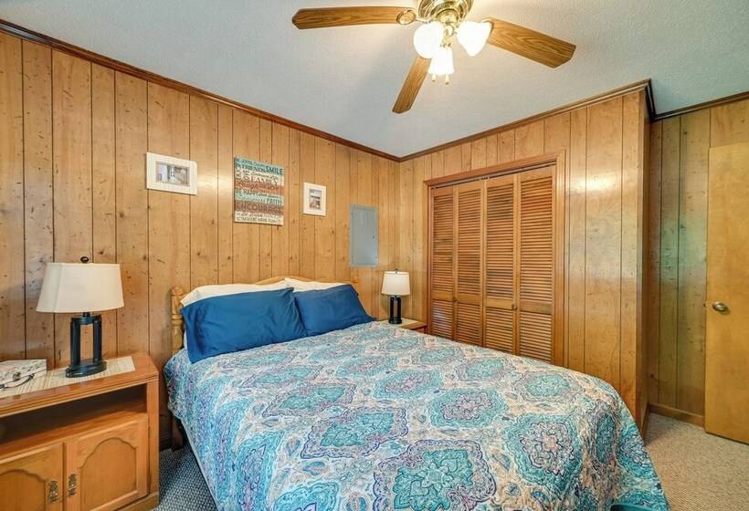 Cozy Dover Home W/ Boat Dock, Fire Pit & Deck!