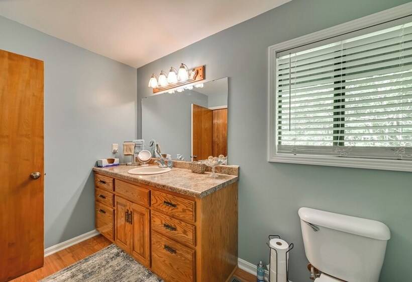 Cozy Dover Home W/ Boat Dock, Fire Pit & Deck!