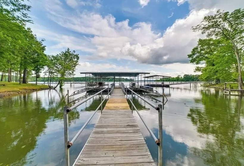 Cozy Dover Home W/ Boat Dock, Fire Pit & Deck!