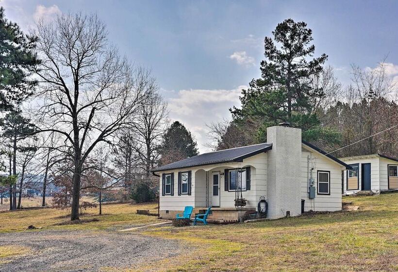 Hodgen Cottage On 650 Acres, Cozy & Scenic
