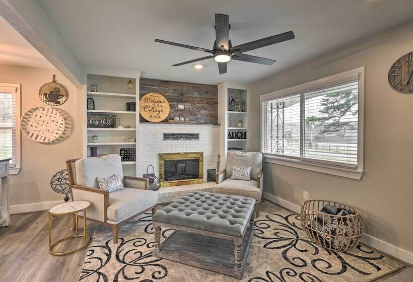 Hodgen Cottage On 650 Acres, Cozy & Scenic