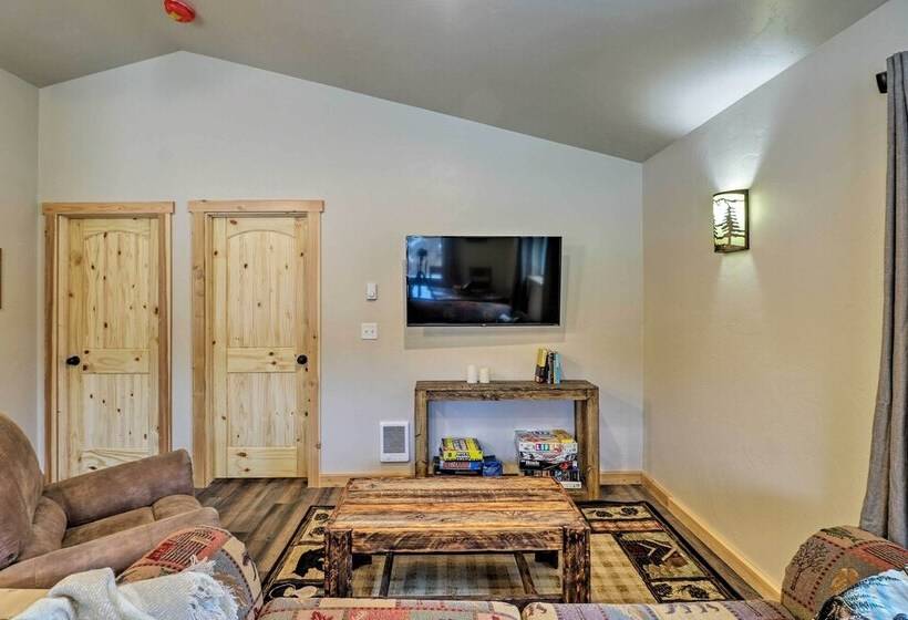 Custom Cabin W/ Grill & Fire Pit: 7 Mi To Glacier!