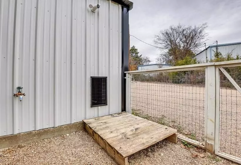 Dog Friendly Home W/ Yard & Fire Pit In Midlothian