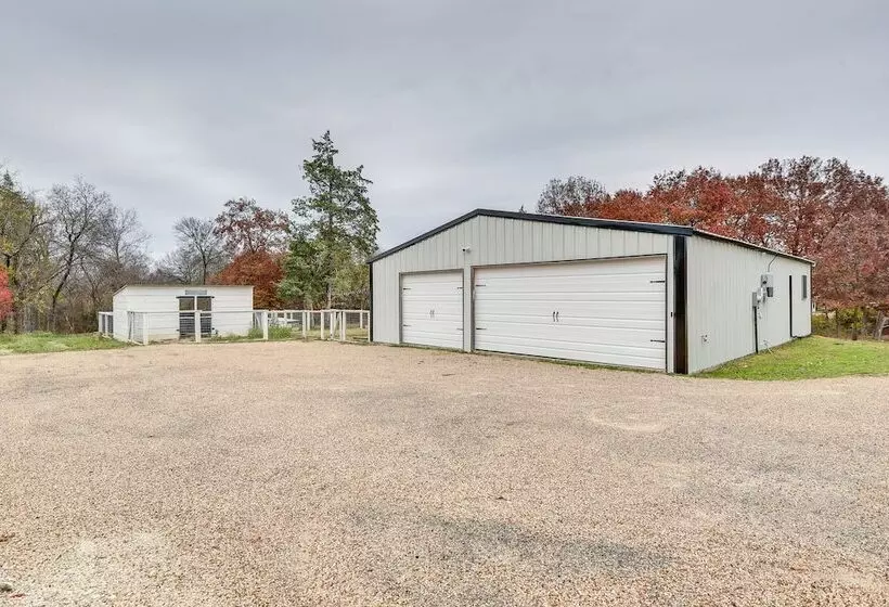 Dog Friendly Home W/ Yard & Fire Pit In Midlothian