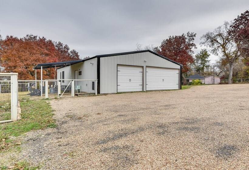 Dog Friendly Home W/ Yard & Fire Pit In Midlothian