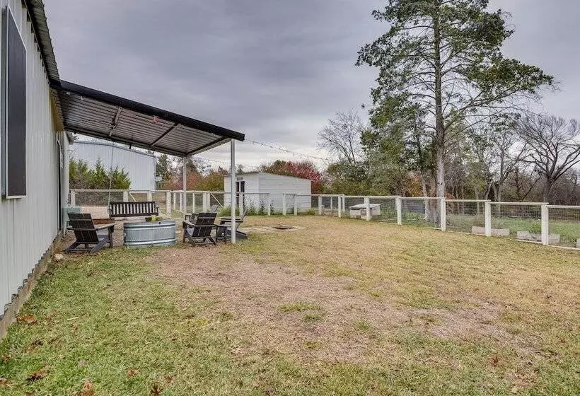 Dog Friendly Home W/ Yard & Fire Pit In Midlothian