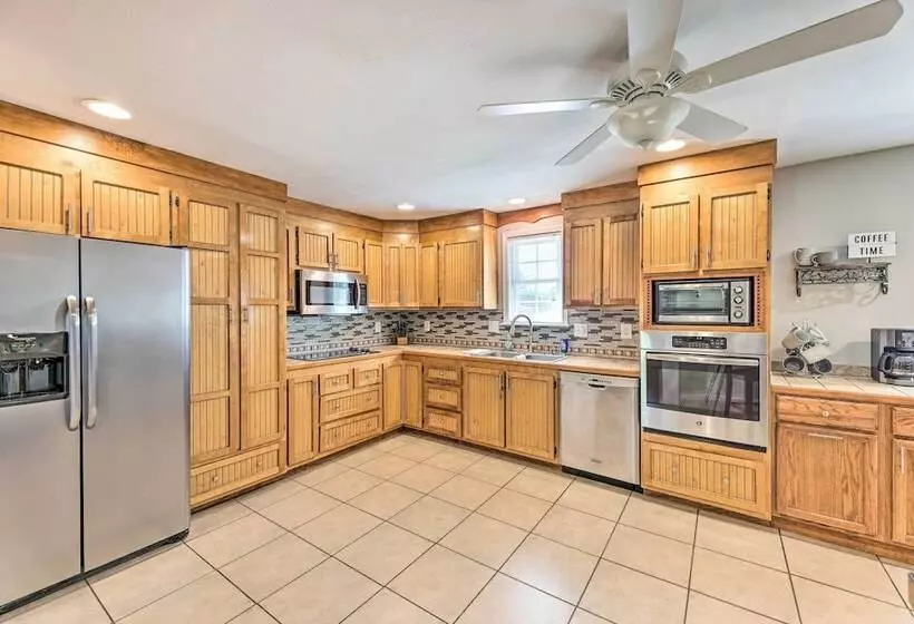 Family Friendly Sanctuary: Bbq, Patio & Yard