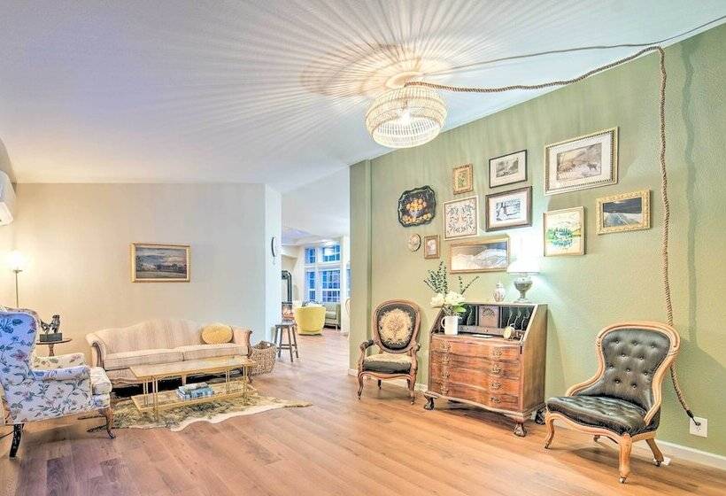 Family Home W/ Fire Pit, Grill & Fenced Yard!