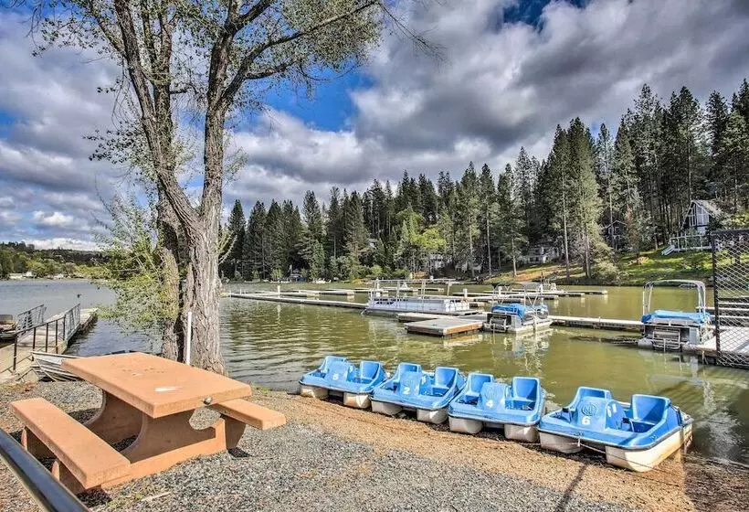 Groveland Lake House W/ Hot Tub & Water Views