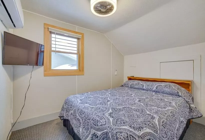 Harpers Ferry Escape: Near Hiking & Kayaking