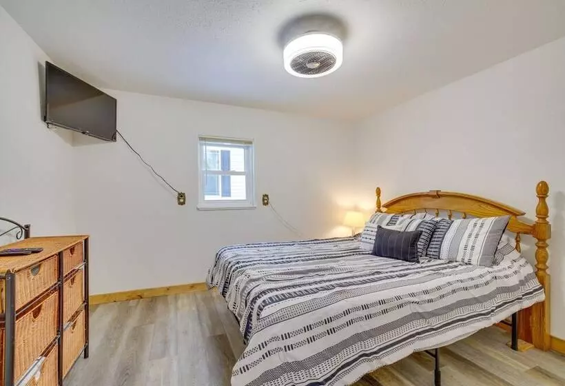 Harpers Ferry Escape: Near Hiking & Kayaking