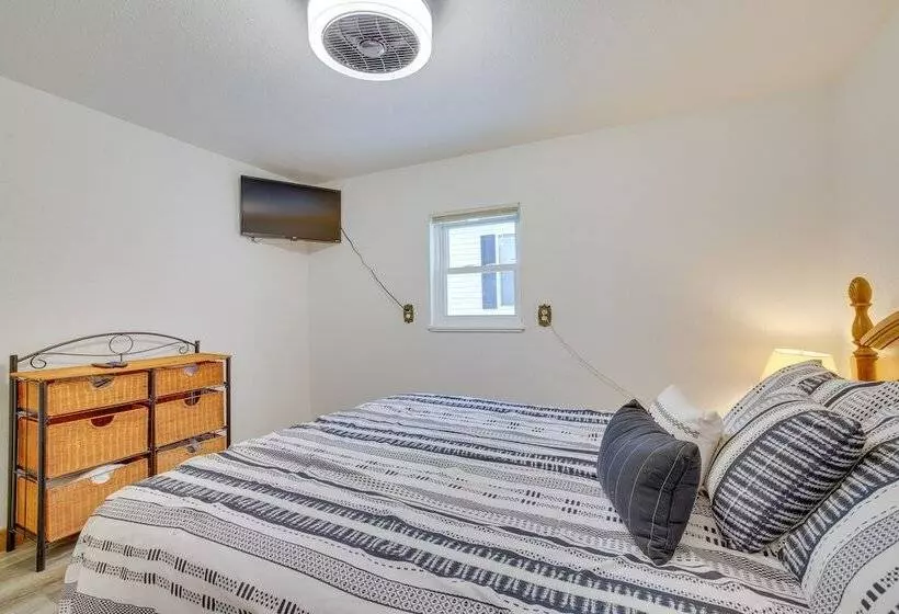 Harpers Ferry Escape: Near Hiking & Kayaking