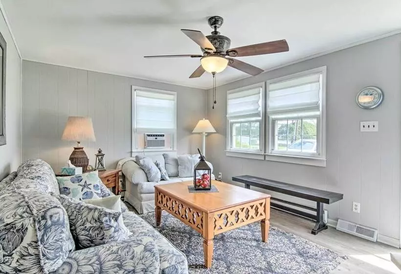 Home On Chesapeake Bay: Large Yard, Fire Pit